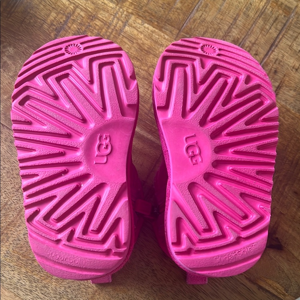 UGG Toddler Classic Ultra Mini - Picture 3 of 6